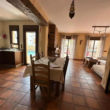 Laura Mar * 内尔哈